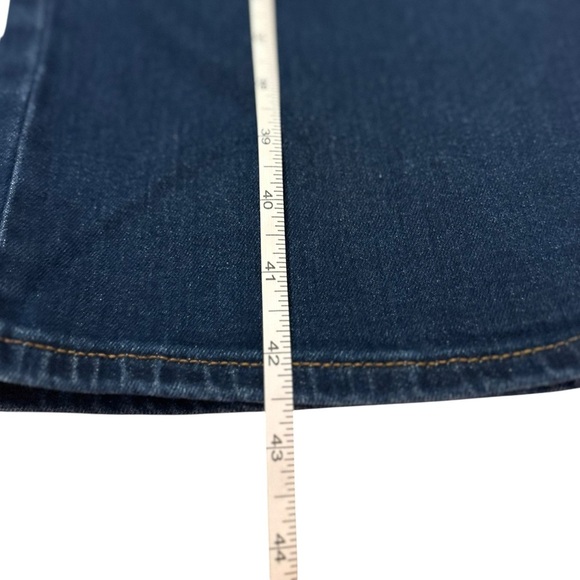 Old Navy Mid-Rise Kicker Boot-Cut Jeans Size 22 - Picture 4 of 7